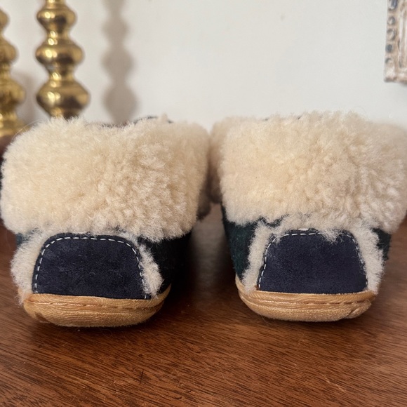 L.L. Bean Plaid Moccasin Slippers with Fleece Lining - Picture 3 of 9